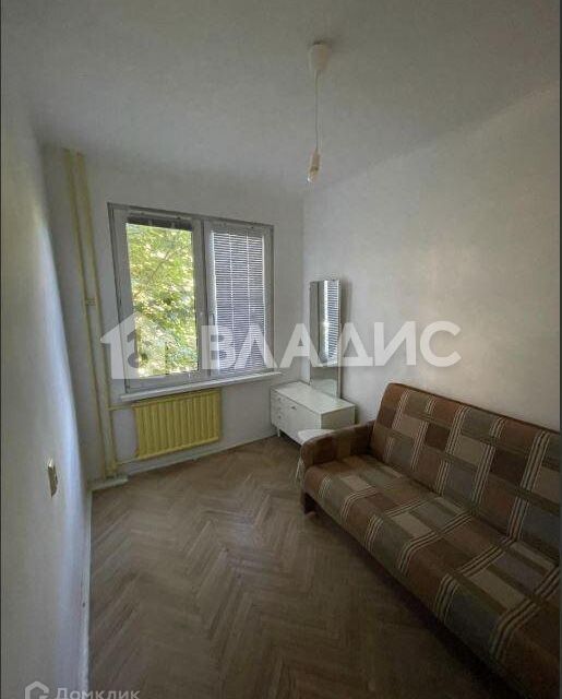 Продаётся 4-комнатная квартира, 49.3 м²