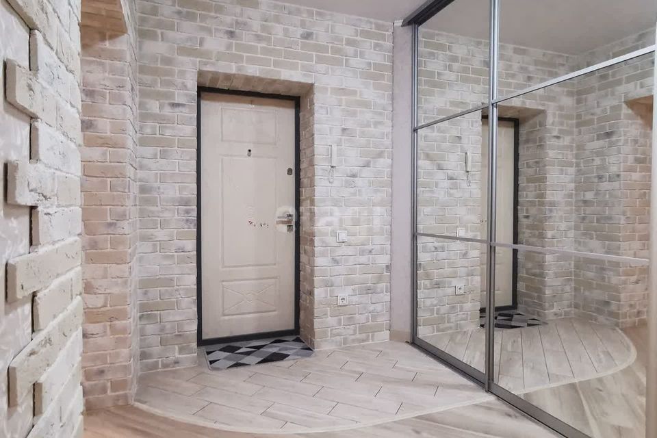 Продаётся 2-комнатная квартира, 65.9 м²
