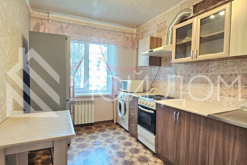 Продаётся 4-комнатная квартира, 64.1 м²