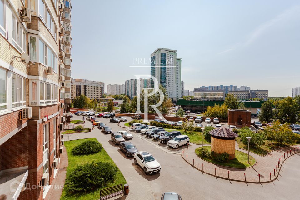 Продаётся 3-комнатная квартира, 108 м²