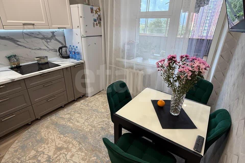 Продаётся 1-комнатная квартира, 38.6 м²
