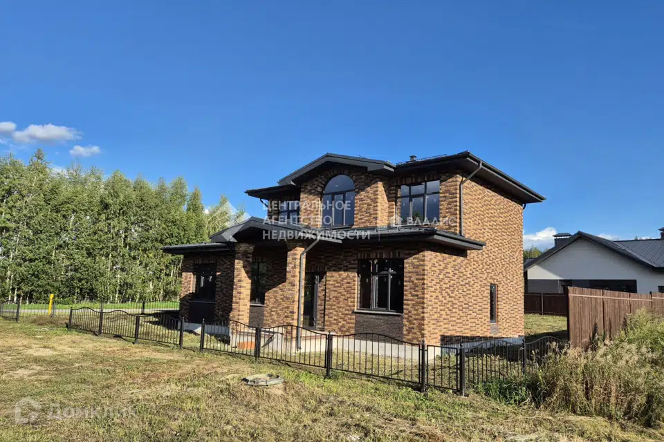 Продаётся 2-этажный дом, 203.7 м²