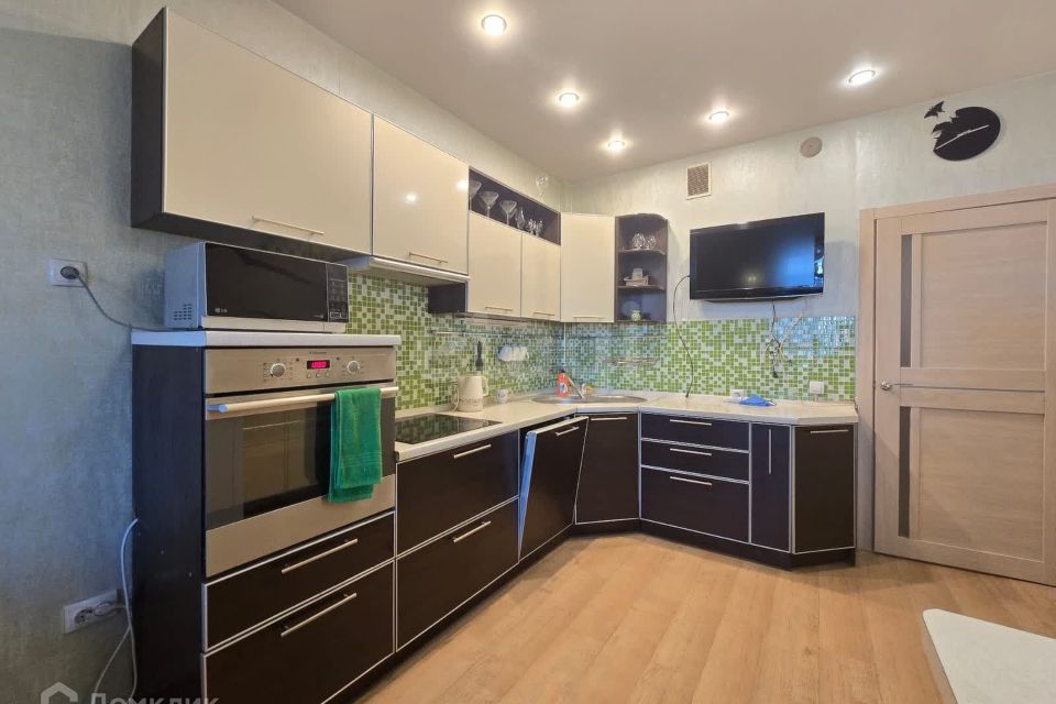 Сдаётся 3-комнатная квартира, 97 м²