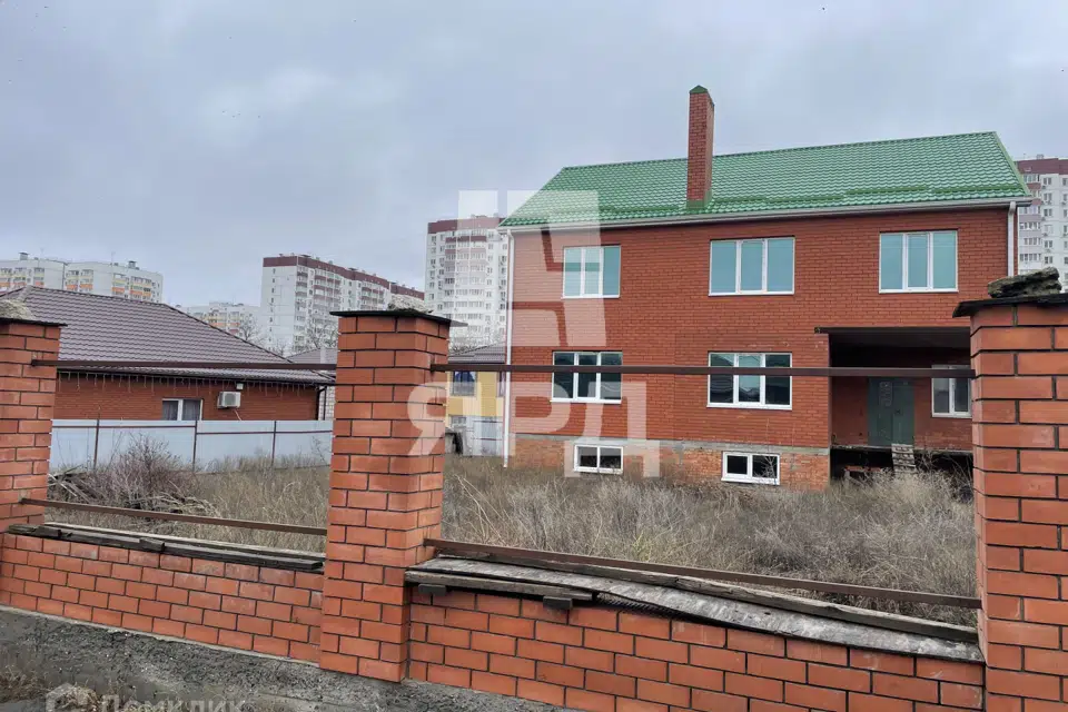Продаётся 3-этажный дом, 354 м²