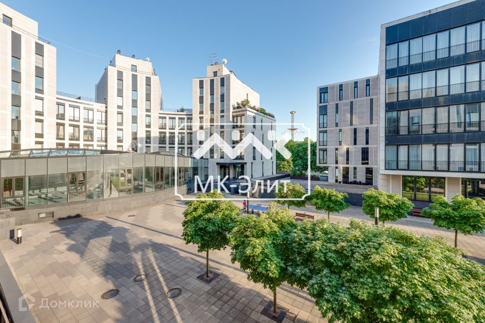 Продаётся 4-комнатная квартира, 190 м²