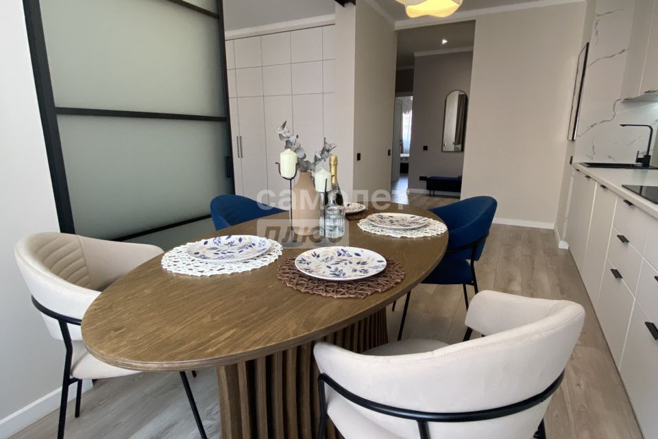 Продаётся 2-комнатная квартира, 67.3 м²