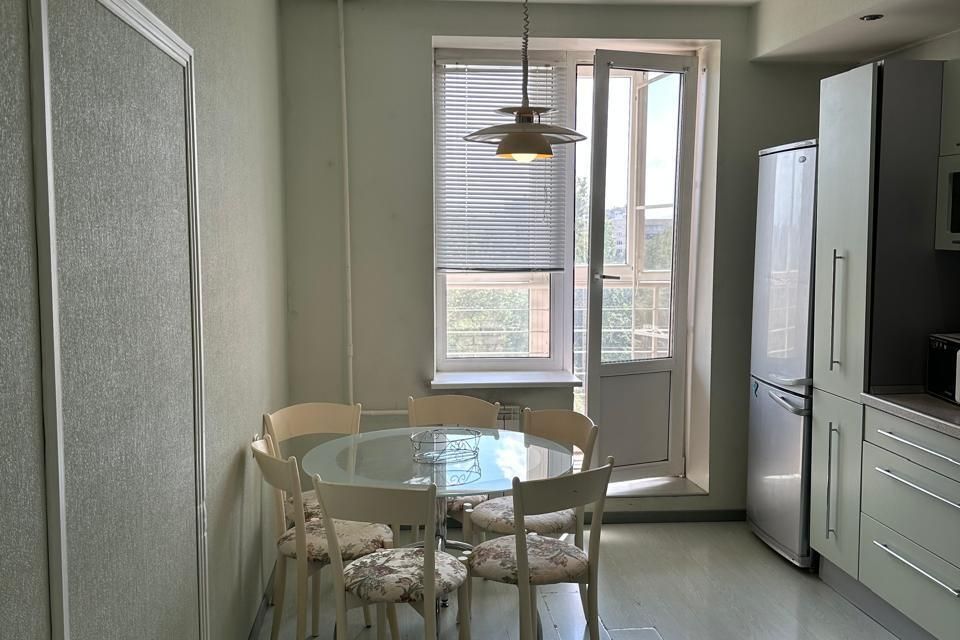 Сдаётся 3-комнатная квартира, 101.2 м²