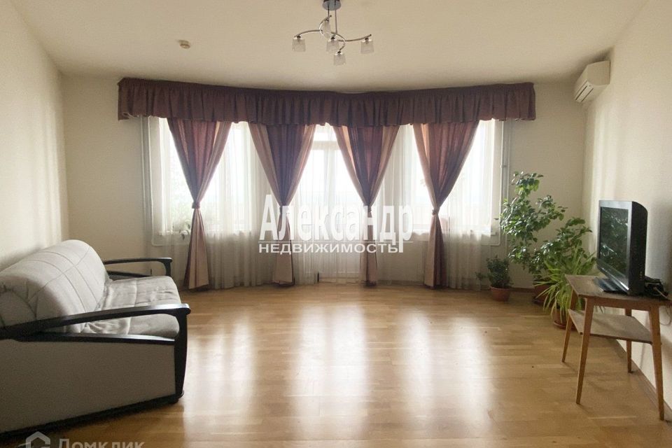 Продаётся 2-комнатная квартира, 72.7 м²