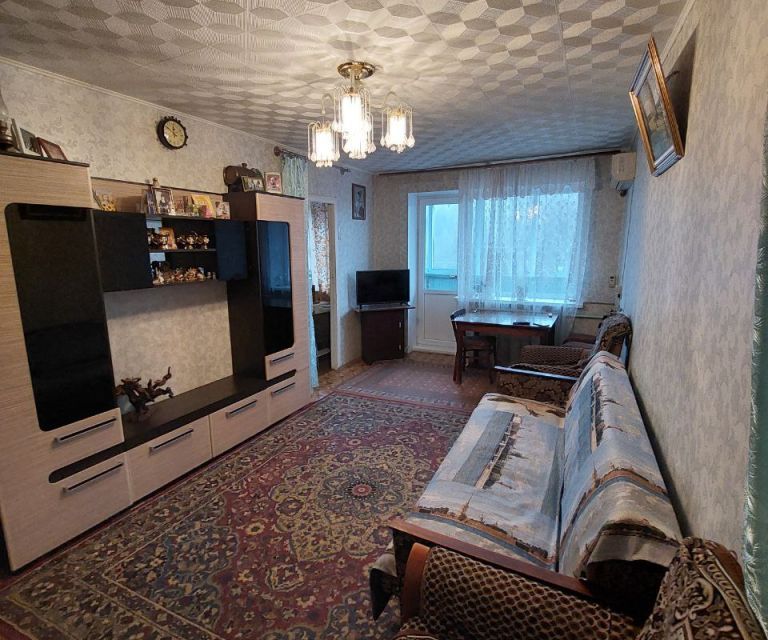 Продаётся 3-комнатная квартира, 56.4 м²