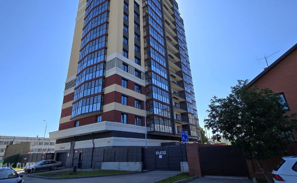 Продаётся 3-комнатная квартира, 109.2 м²