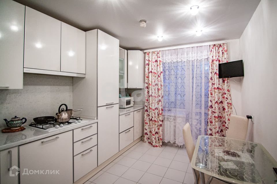 Сдаётся 3-комнатная квартира, 101.5 м²