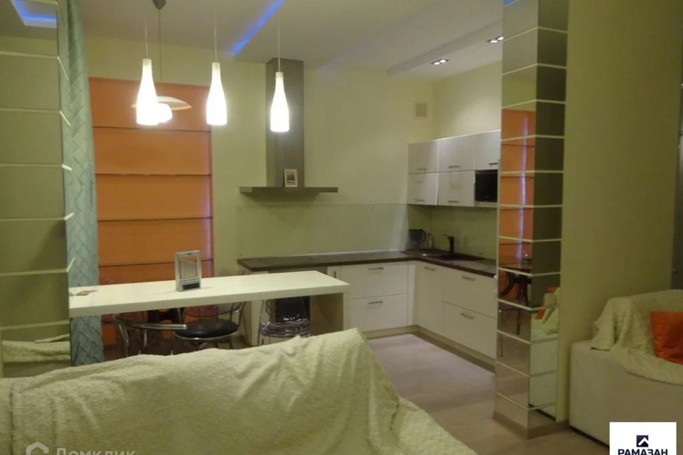 Сдаётся 2-комнатная квартира, 65 м²
