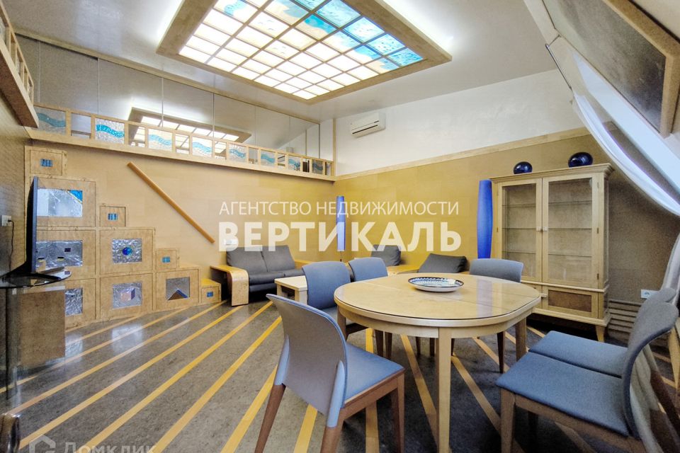 Сдаётся 5-комнатная квартира, 140 м²