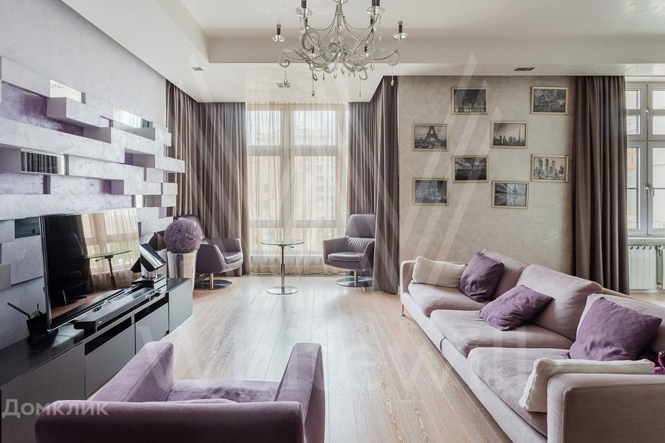Продаётся 3-комнатная квартира, 134 м²
