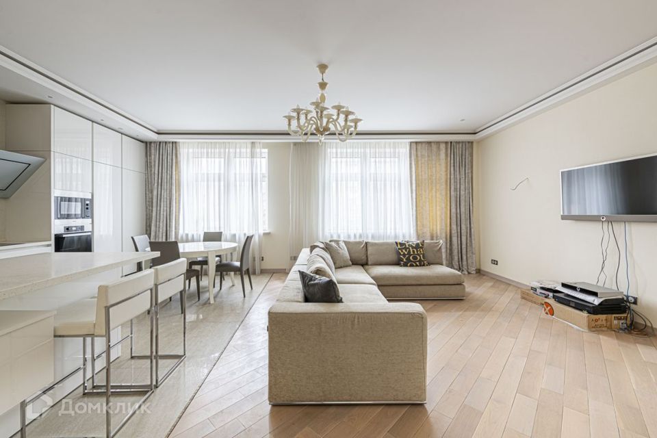 Продаётся 3-комнатная квартира, 105.3 м²