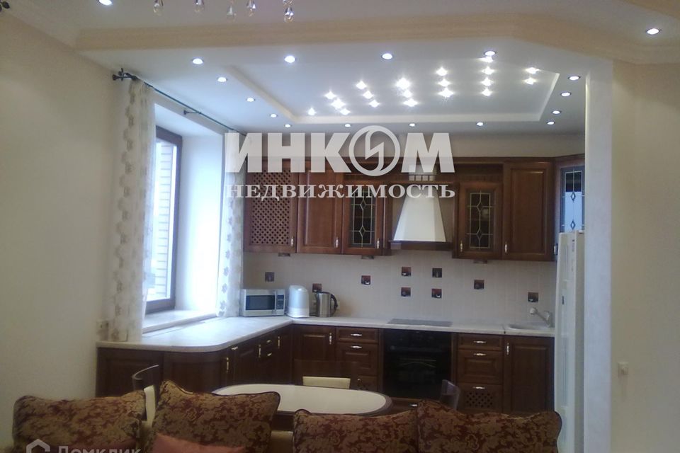 Сдаётся 2-комнатная квартира, 100 м²