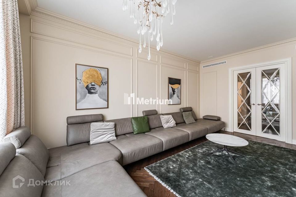 Продаётся 3-комнатная квартира, 121.2 м²