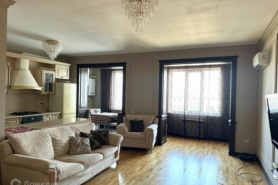 Продаётся 3-комнатная квартира, 90 м²