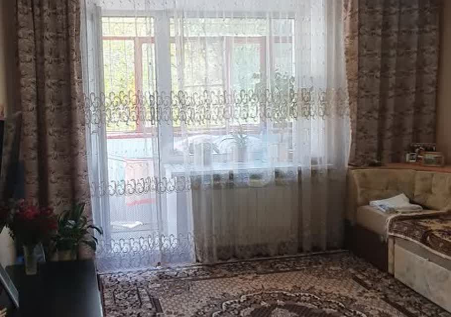 Продаётся 4-комнатная квартира, 82.5 м²