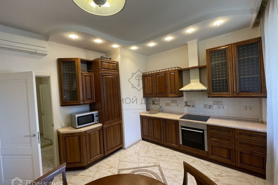 Сдаётся 1-комнатная квартира, 54 м²