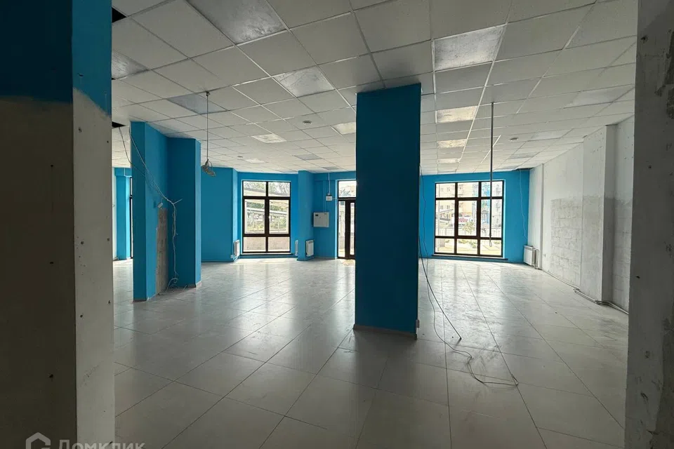 Сдаётся торговое помещение, 148 м²