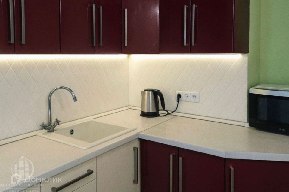 Сдаётся 1-комнатная квартира, 51 м²
