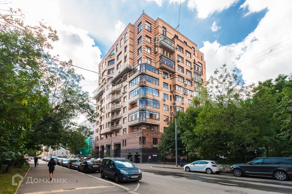 Продаётся 4-комнатная квартира, 190 м²