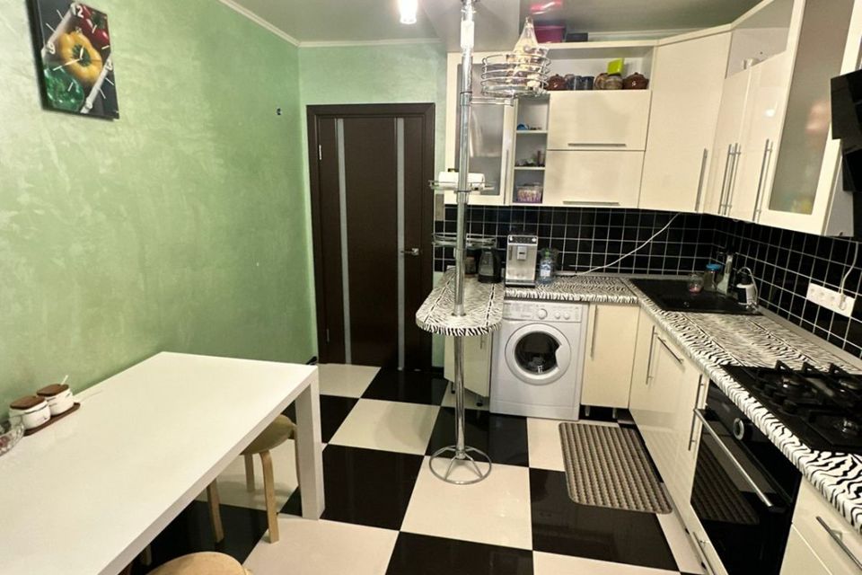 Продаётся 3-комнатная квартира, 90 м²