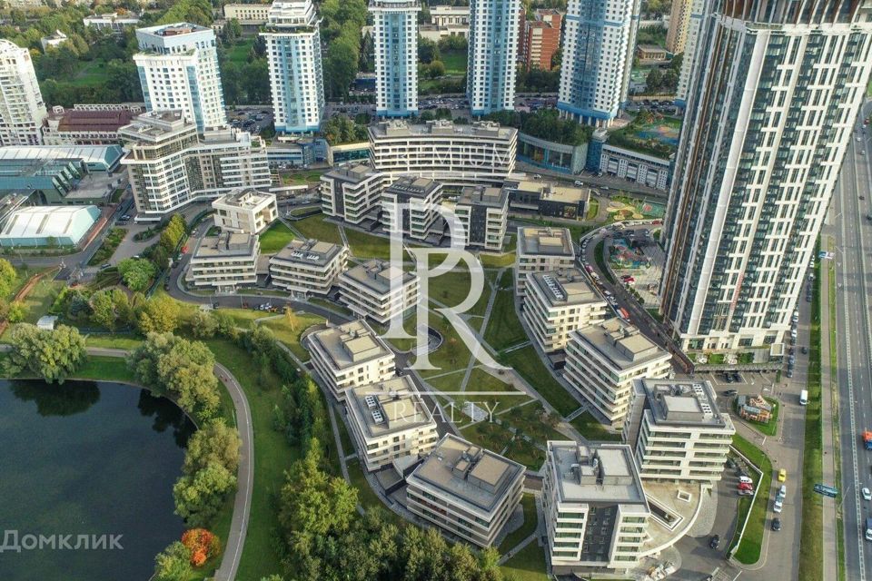 Продаётся 5-комнатная квартира, 208.5 м²