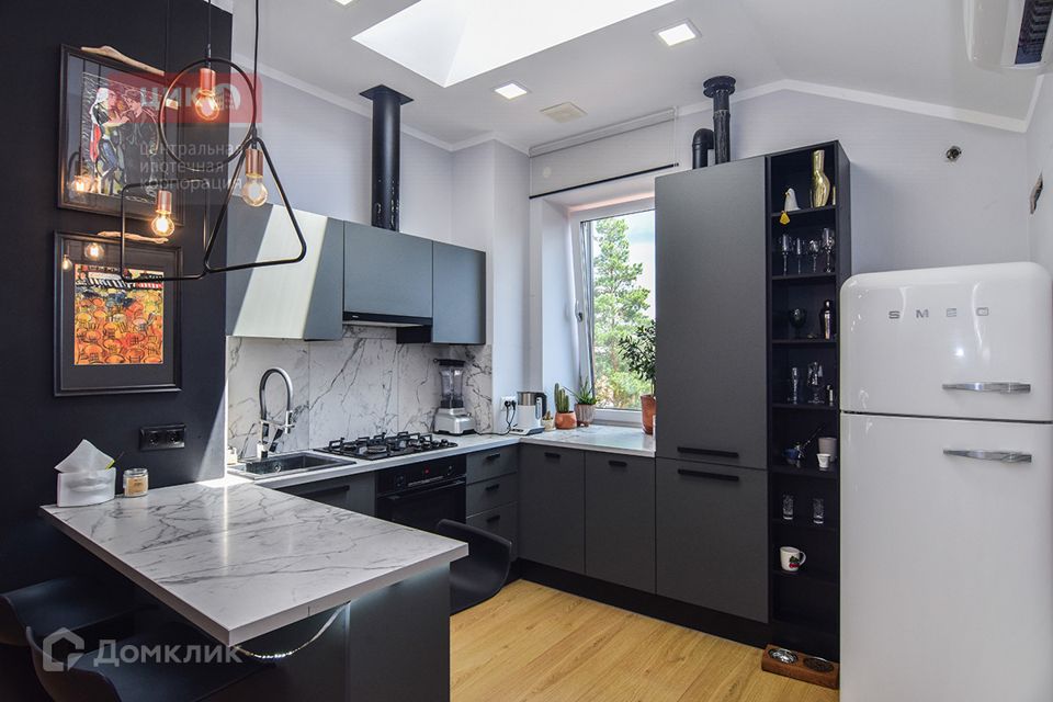 Продаётся 2-комнатная квартира, 109 м²