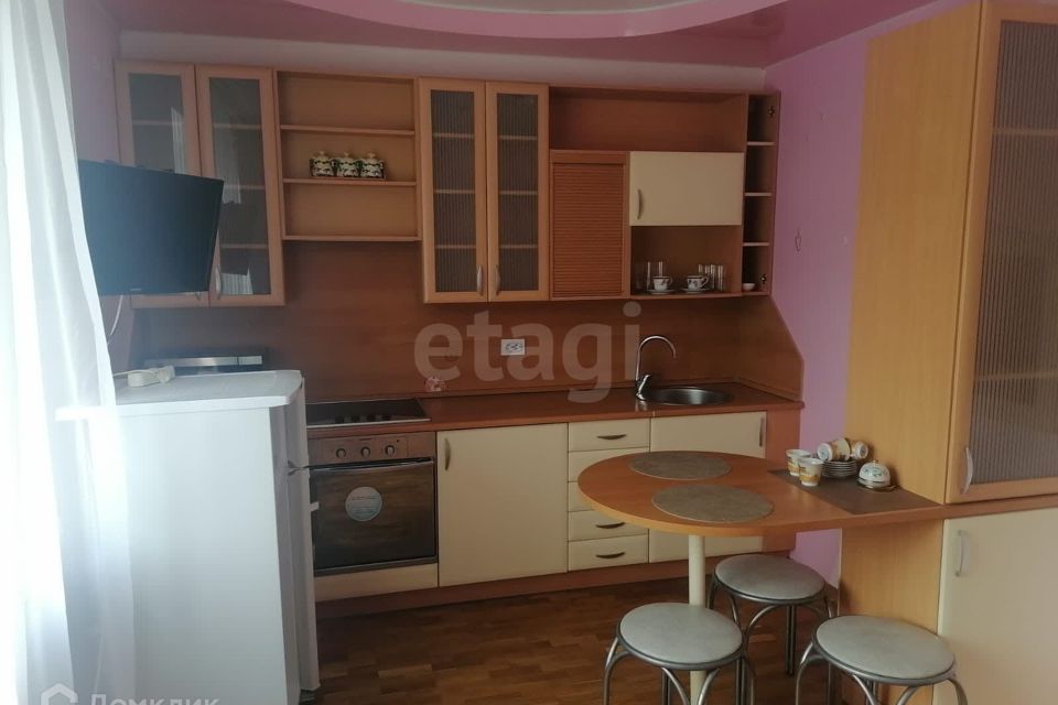 Сдаётся 1-комнатная квартира, 49 м²