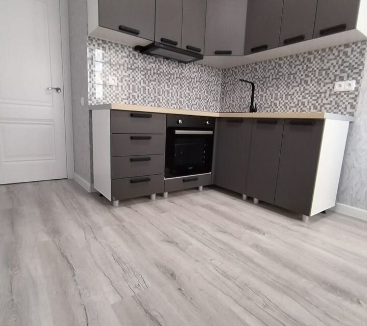 Продаётся 1-комнатная квартира, 43 м²