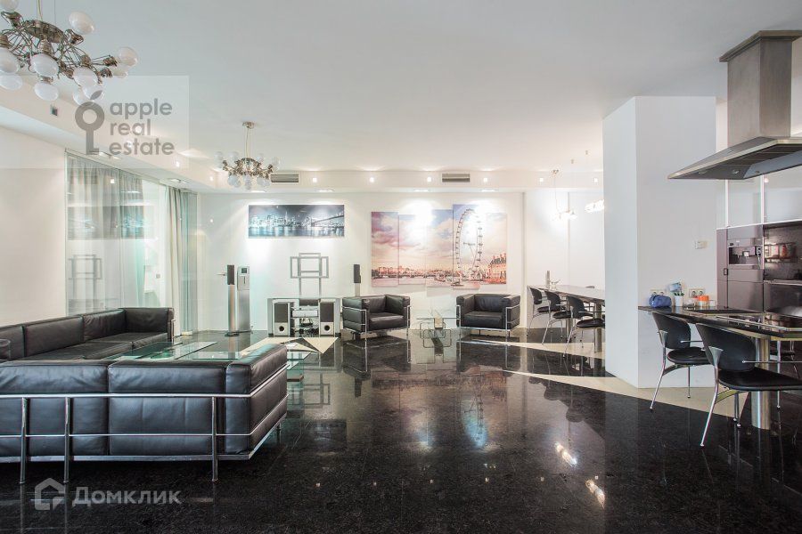 Продаётся 4-комнатная квартира, 200 м²
