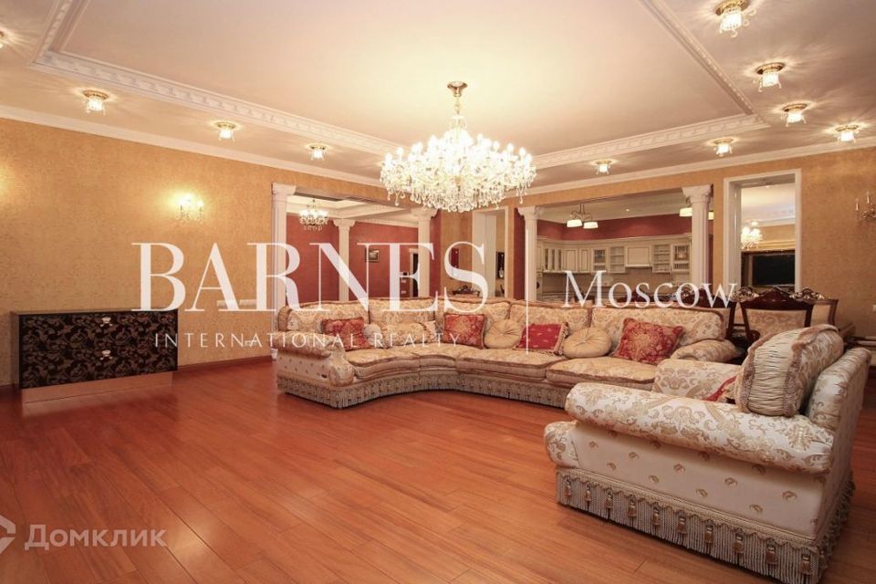 Сдаётся 4-комнатная квартира, 238.8 м²