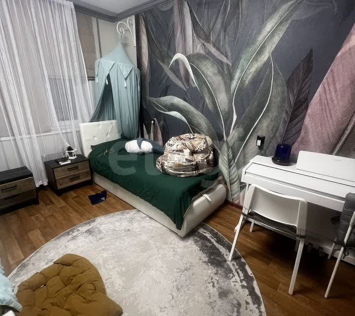 Продаётся 4-комнатная квартира, 80 м²