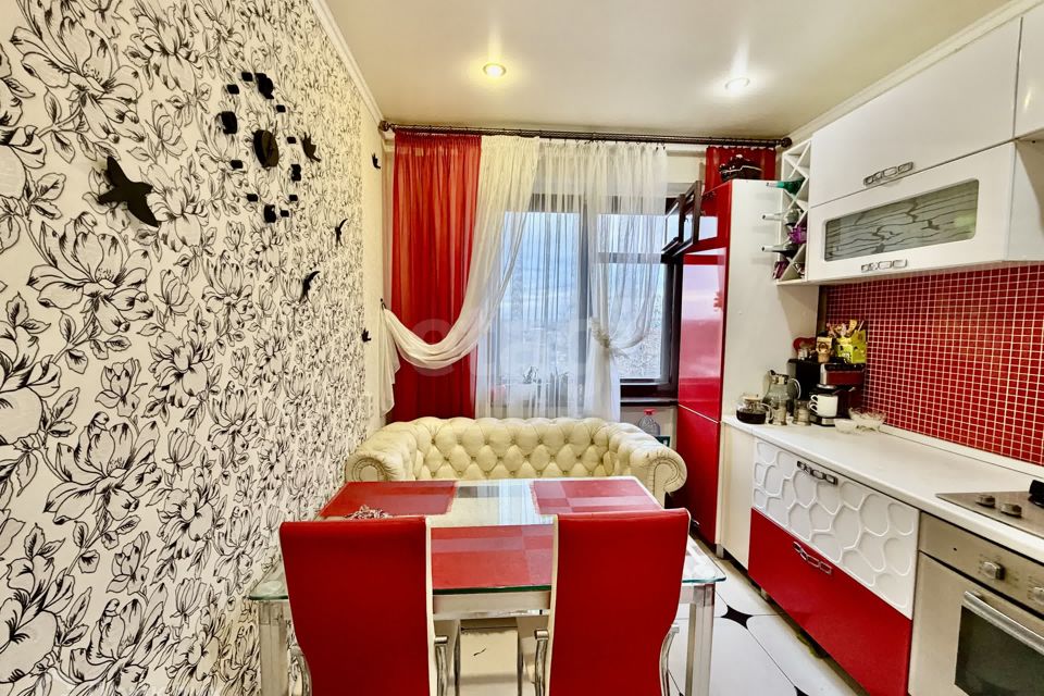 Продаётся 3-комнатная квартира, 60.5 м²