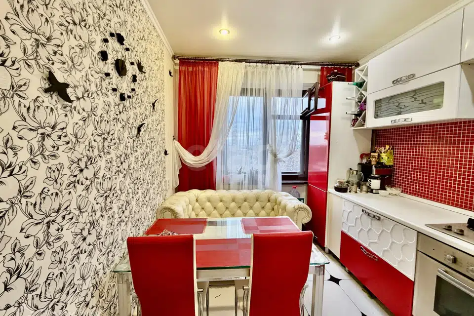 Продаётся 3-комнатная квартира, 60.5 м²