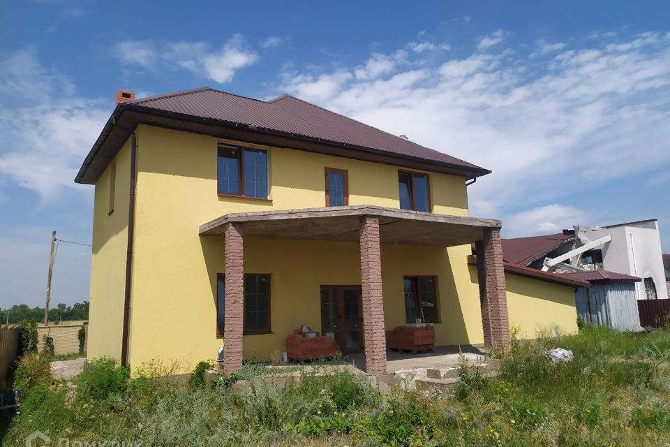 Продаётся 2-этажный дом, 240 м²