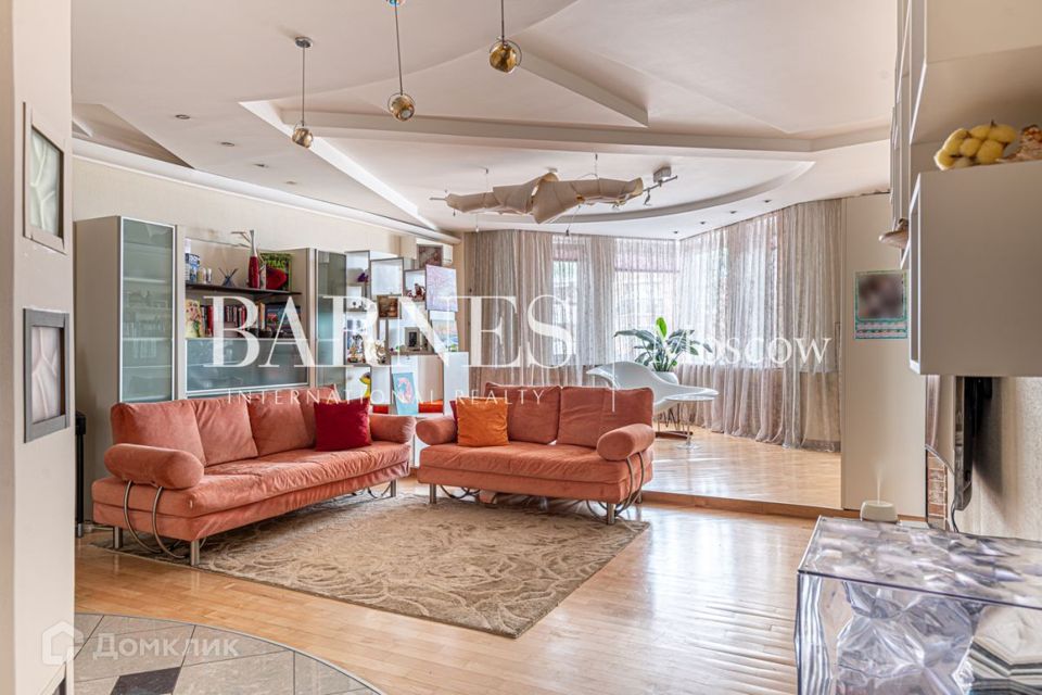 Продаётся 4-комнатная квартира, 127.6 м²