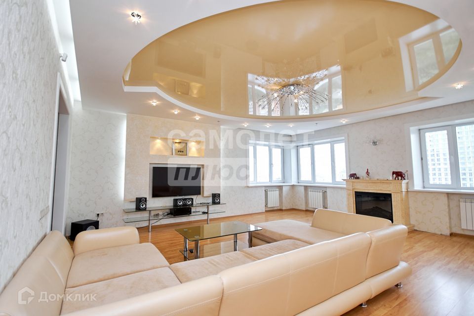 Продаётся 4-комнатная квартира, 146 м²