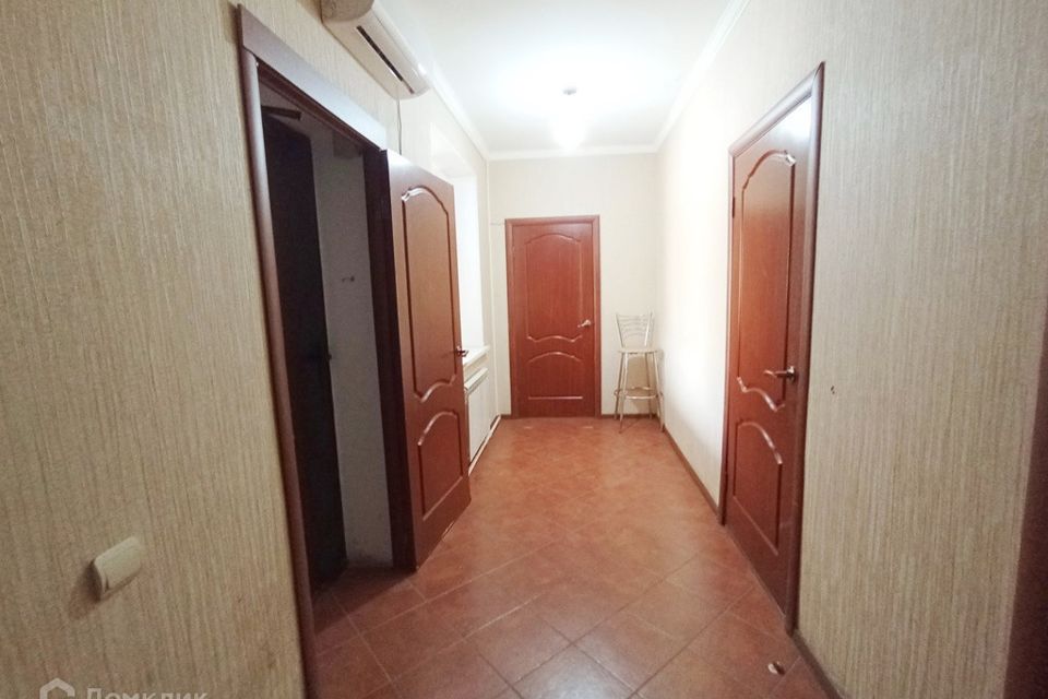 Сдаётся 2-комнатная квартира, 65 м²