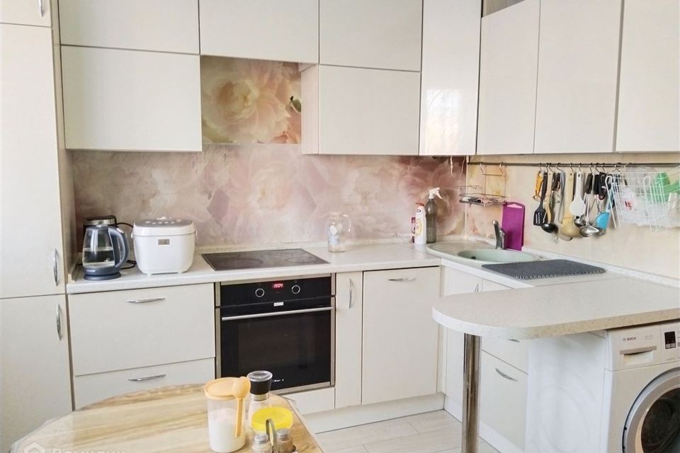 Продаётся 4-комнатная квартира, 85 м²