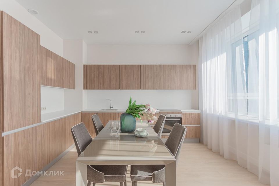 Сдаётся 4-комнатная квартира, 115 м²
