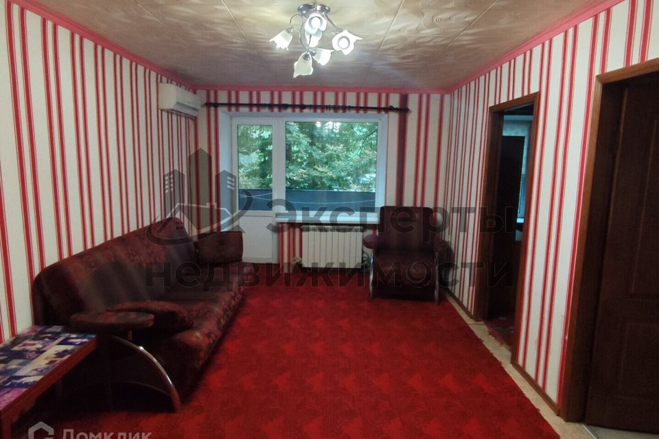 Продаётся 4-комнатная квартира, 61.2 м²