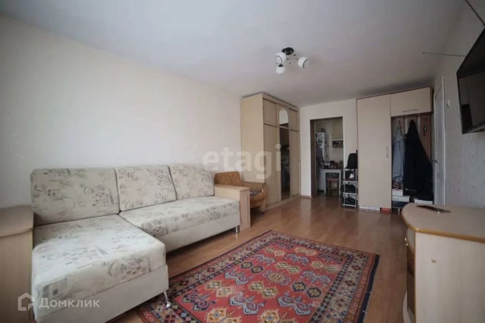 Продаётся комната в 2-комн. квартире, 36.8 м²