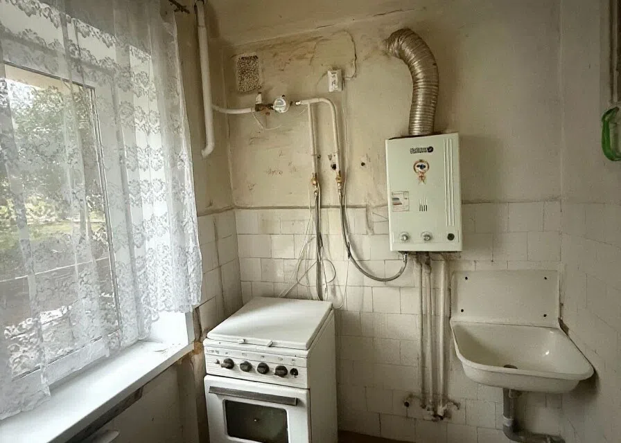 Продаётся 3-комнатная квартира, 48.3 м²