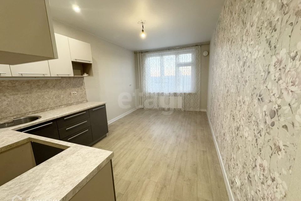 Продаётся 1-комнатная квартира, 42 м²