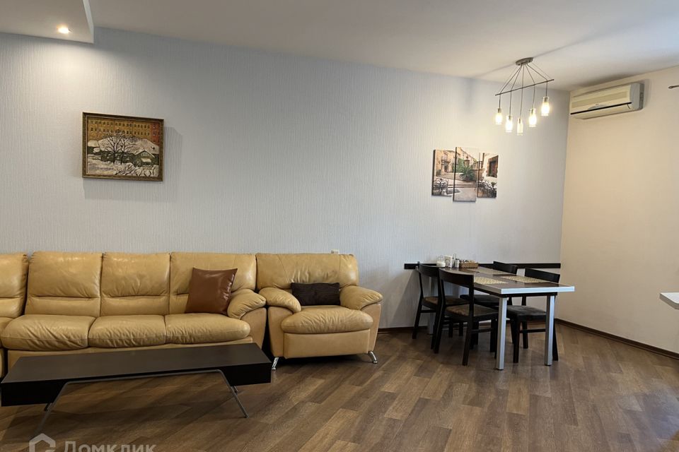 Сдаётся 2-комнатная квартира, 86 м²
