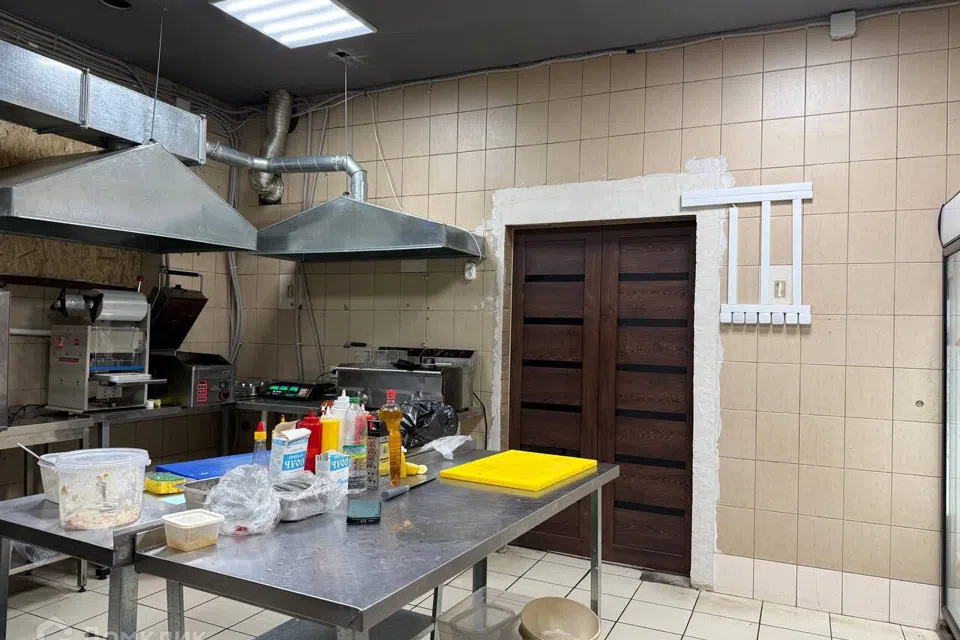 Продаётся помещение своб. назначения, 240 м²