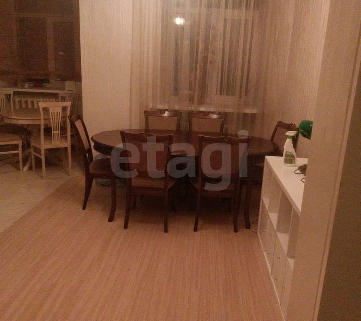 Продаётся 3-комнатная квартира, 98 м²